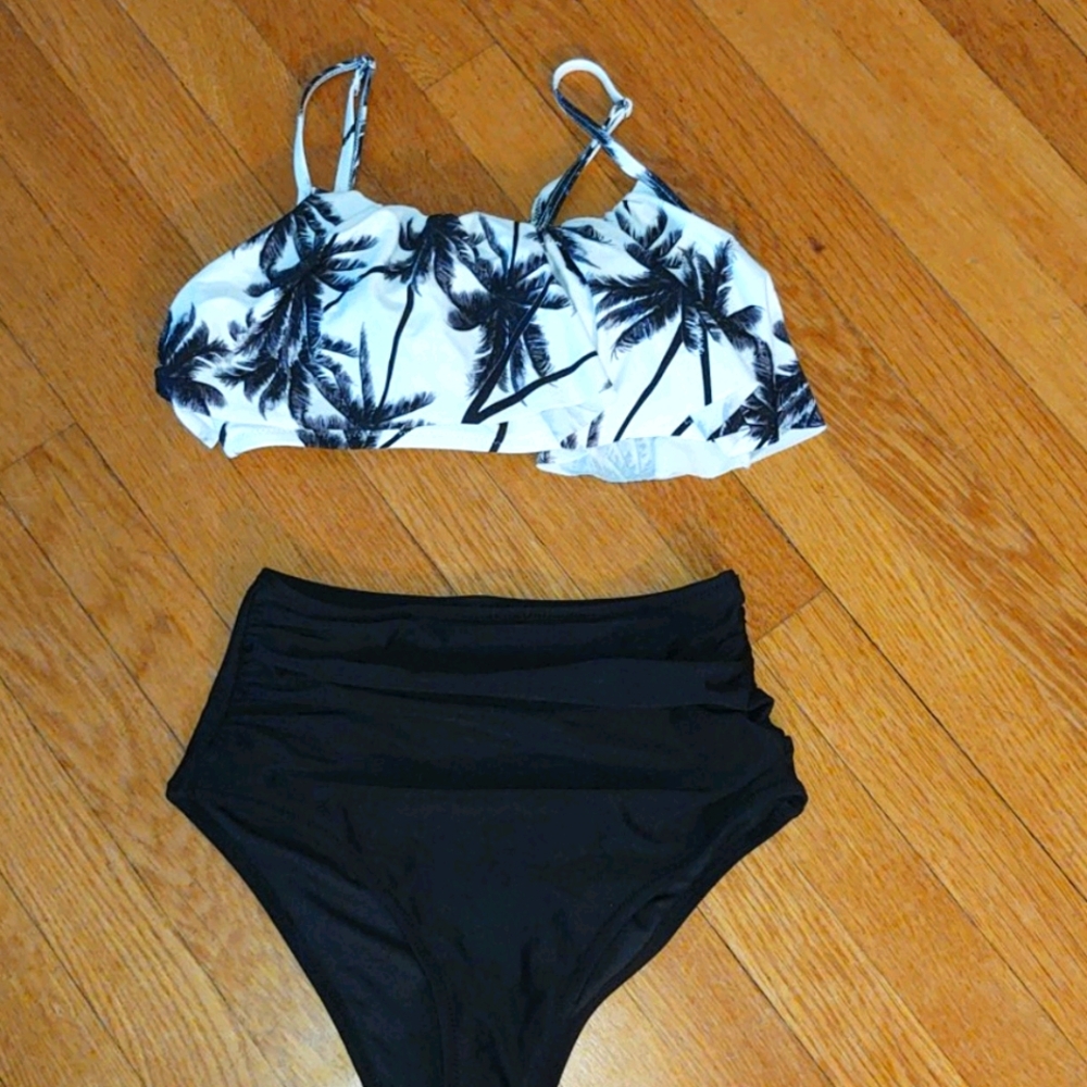 Cupshe Black and white beachy bikini